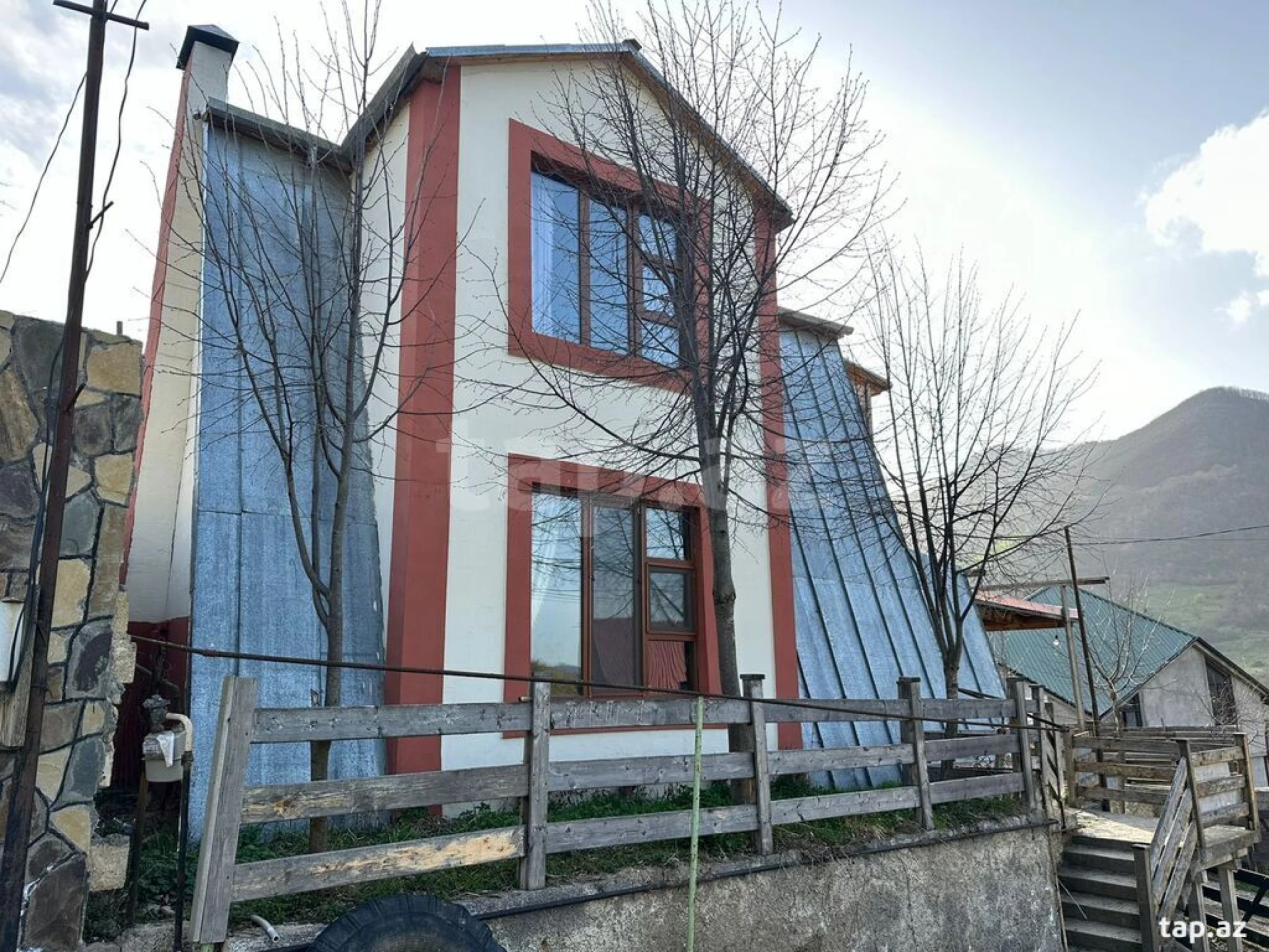 Kirayə verilir 3 otaqlı həyət evi