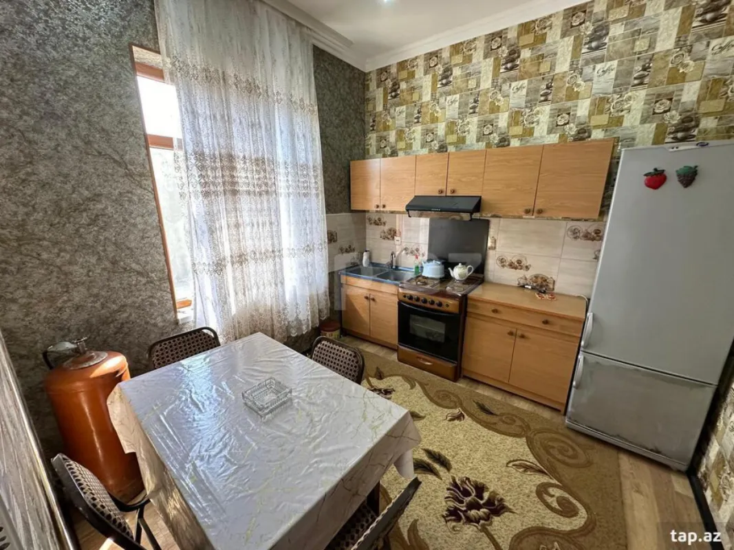 Kirayə verilir 3 otaqlı həyət evi