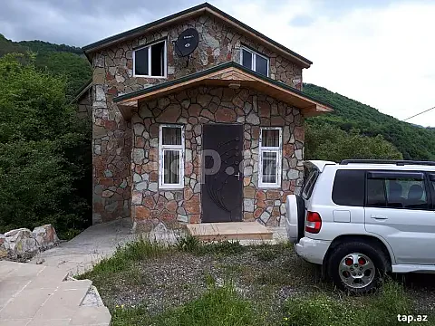 Kirayə verilir 3 otaqlı həyət evi 100 m² — Quba 3 otaq 100.00 m²