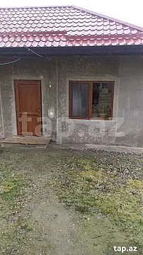 Satılır 6 otaqlı həyət evi