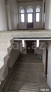 Satılır 6 otaqlı həyət evi