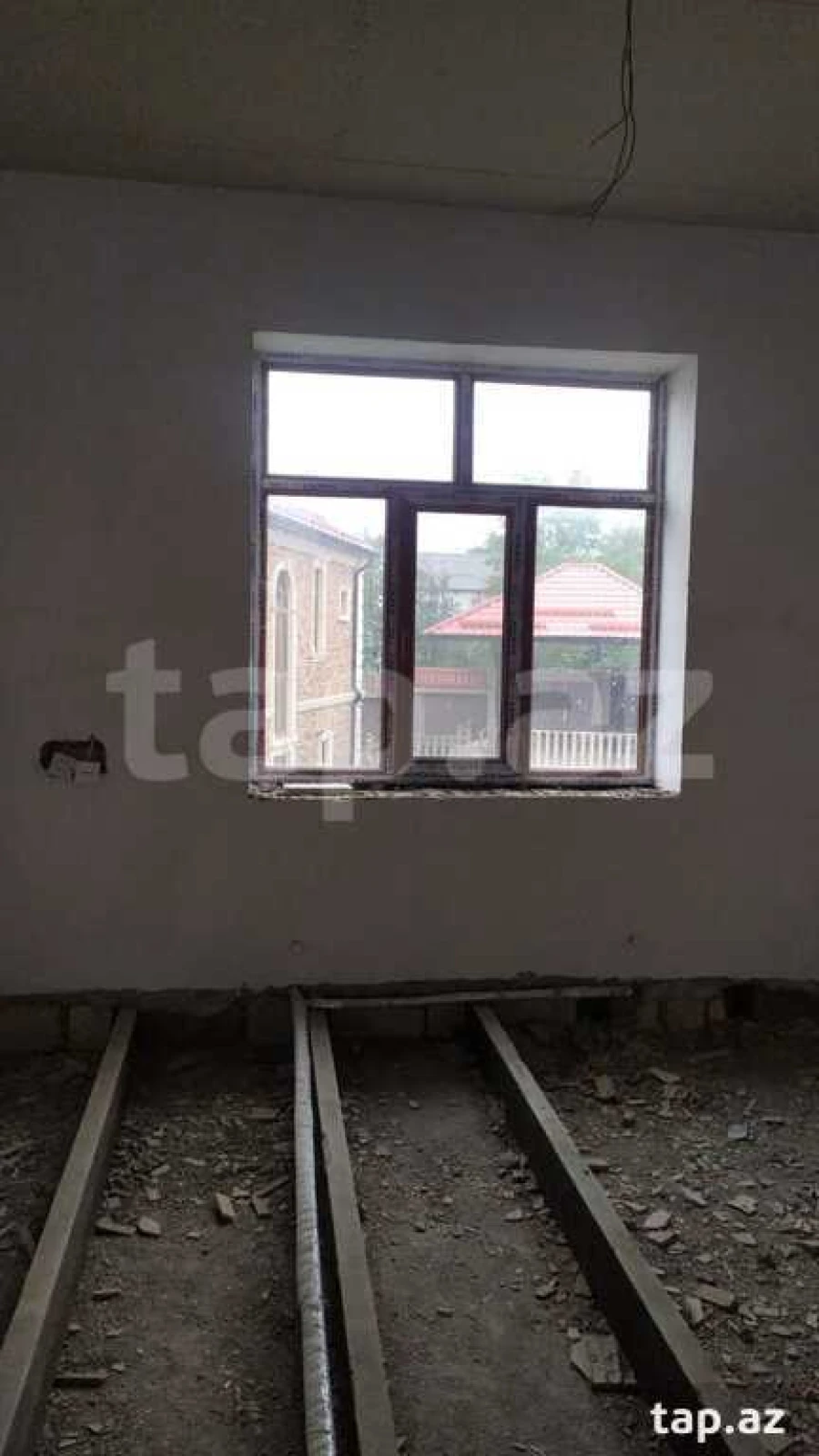 Satılır 6 otaqlı həyət evi