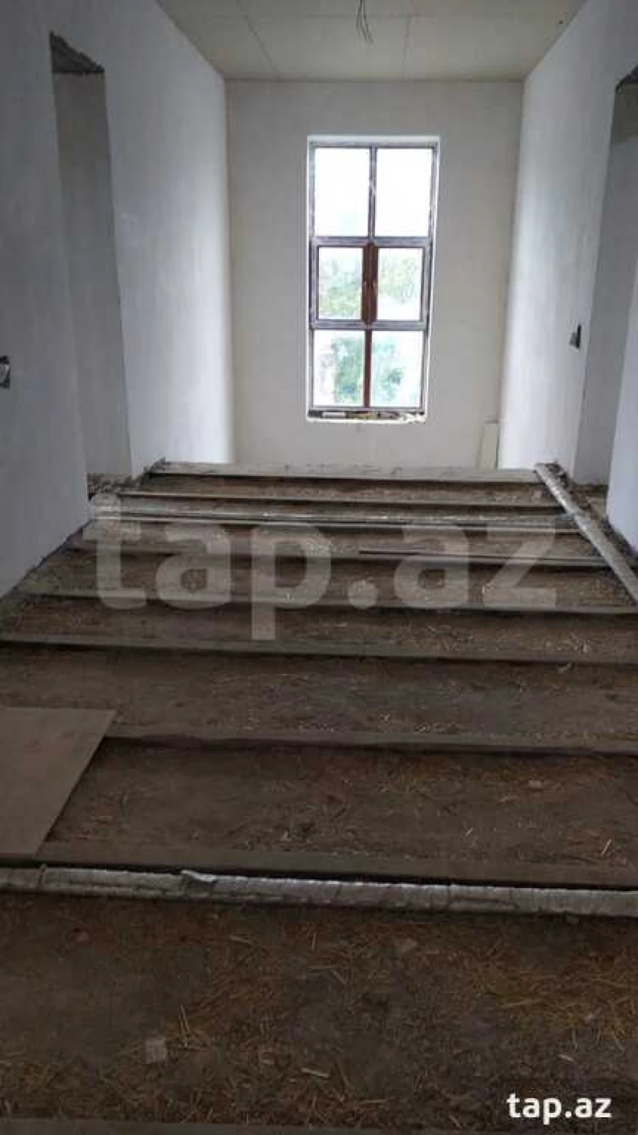 Satılır 6 otaqlı həyət evi