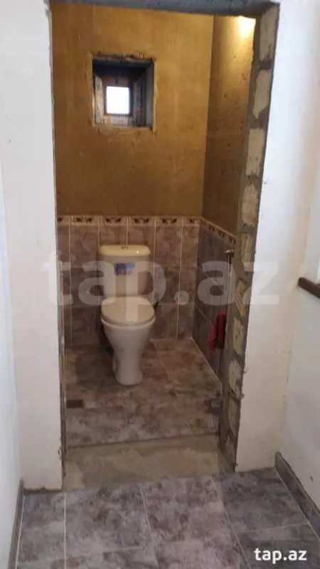 Satılır 6 otaqlı həyət evi