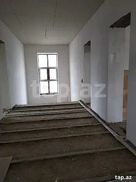 Satılır 6 otaqlı həyət evi