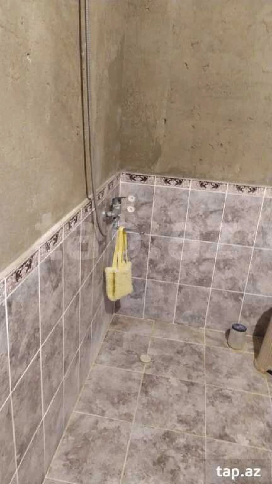 Satılır 6 otaqlı həyət evi