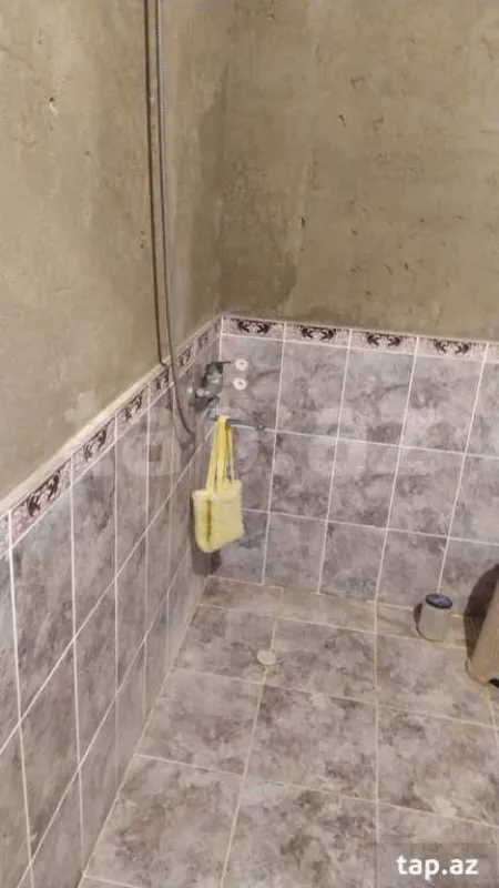 Satılır 6 otaqlı həyət evi