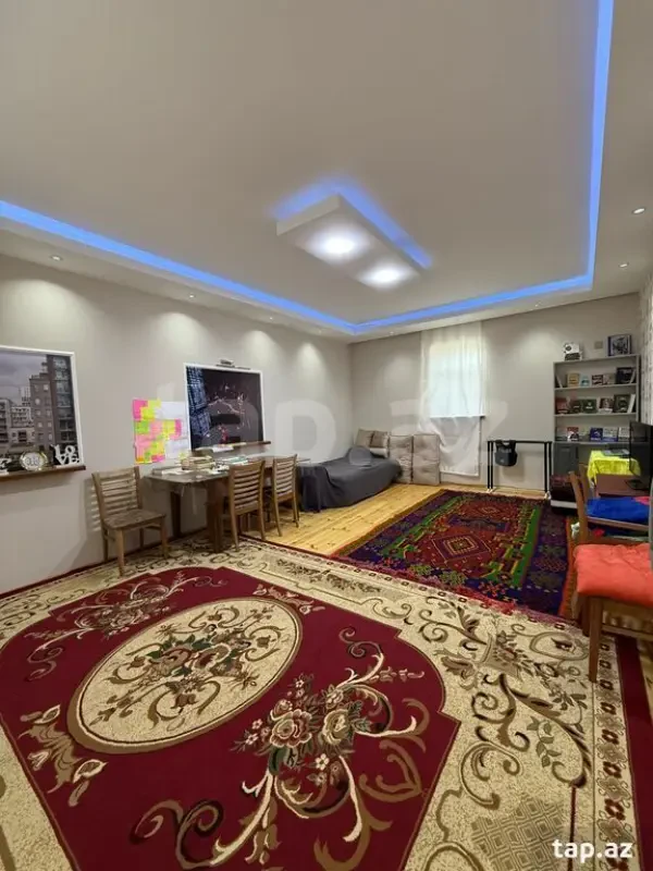 Satılır 6 otaqlı həyət evi 195 m²