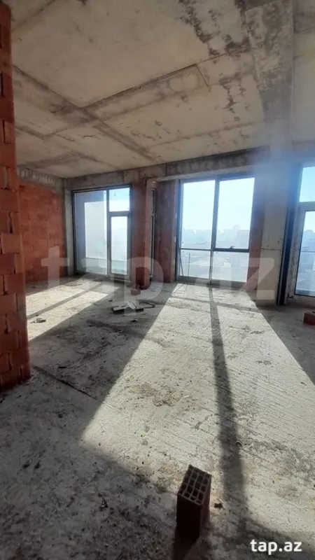 Satılır 5 otaqlı yeni tikili 255 m²