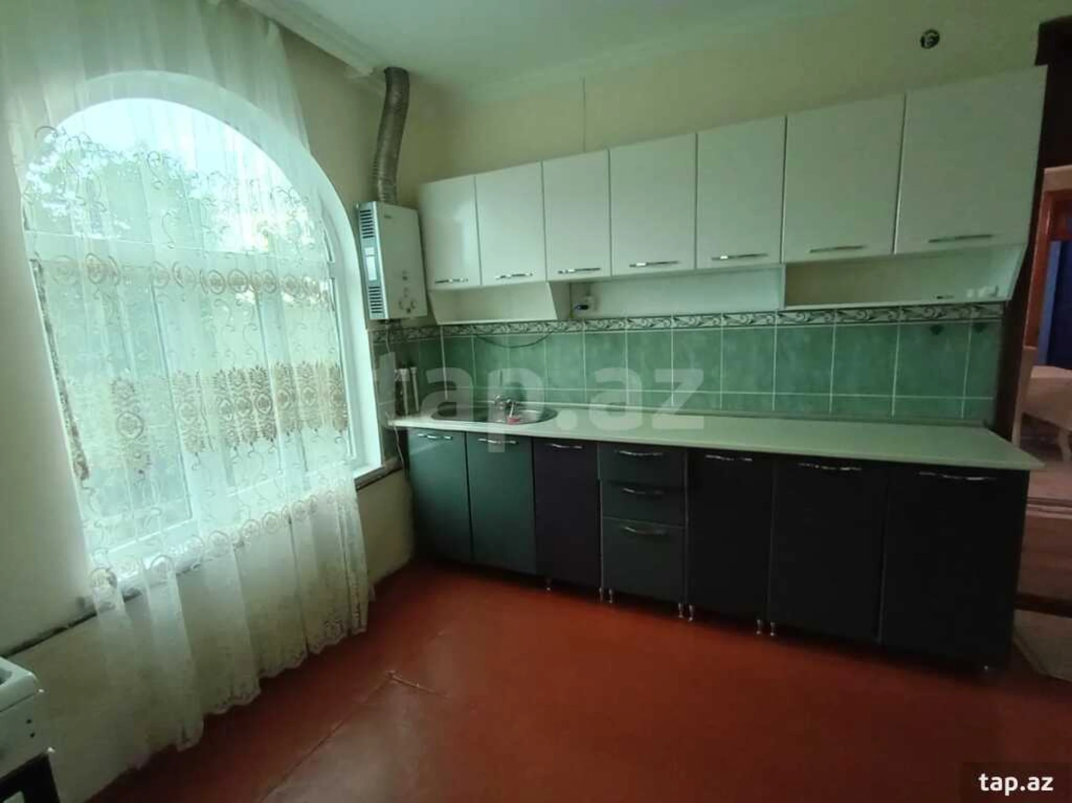 Kirayə verilir 5 otaqlı həyət evi