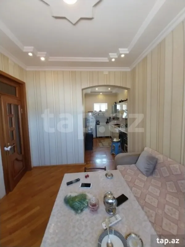 Satılır 4 otaqlı həyət evi 200 m²