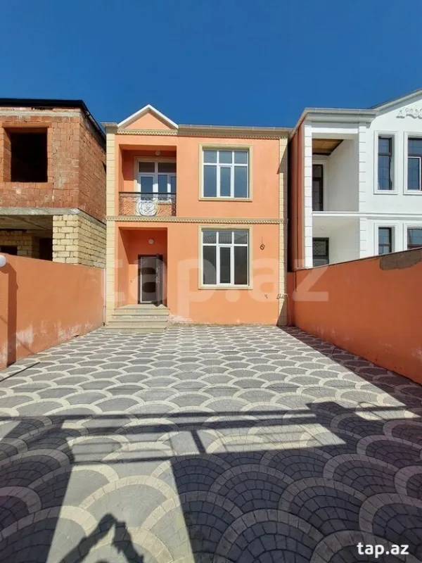 Satılır 4 otaqlı həyət evi