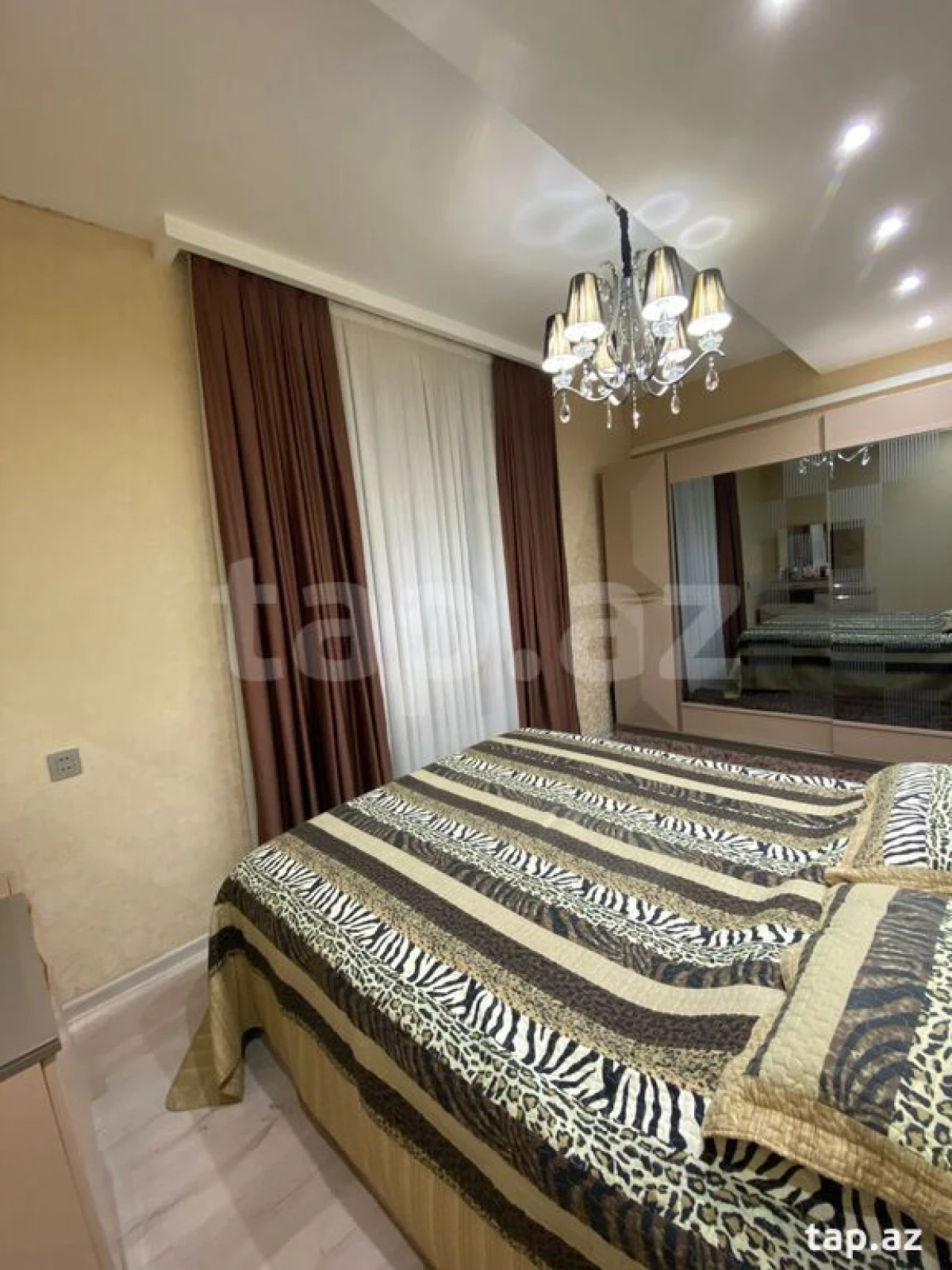 Satılır 3 otaqlı yeni tikili 90 m²