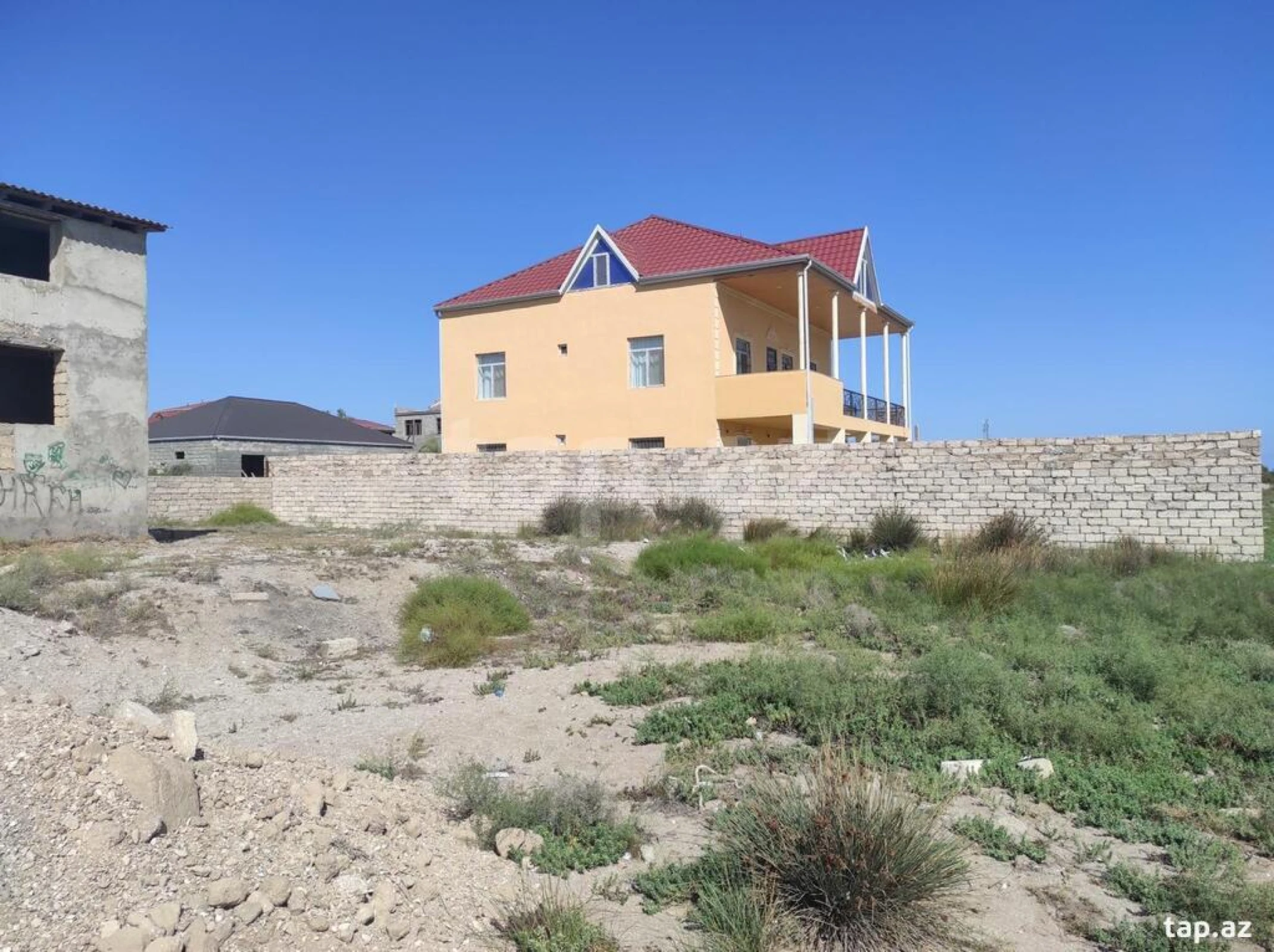 Satılır 4 otaqlı həyət evi