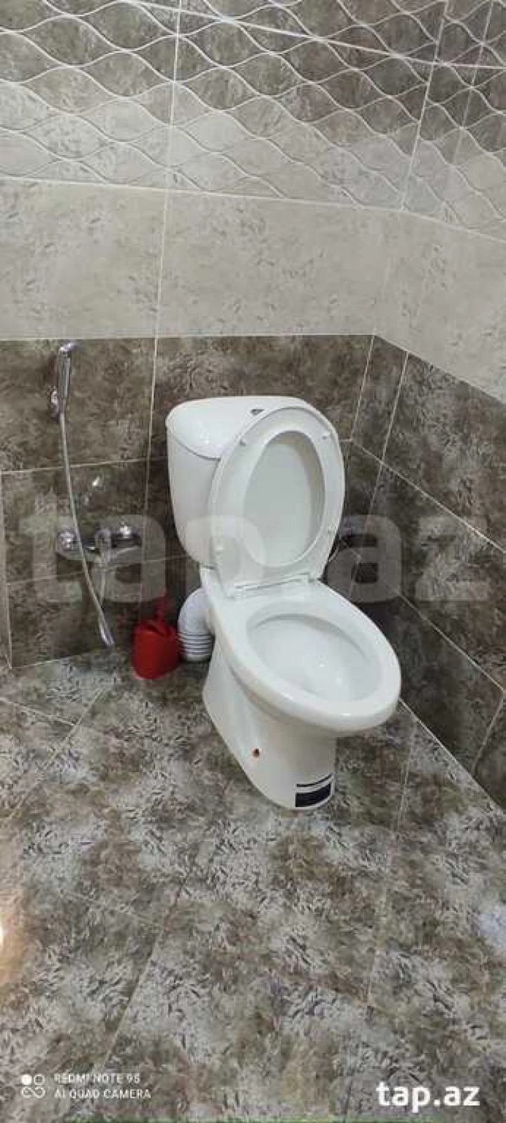 Kirayə verilir 4 otaqlı həyət evi