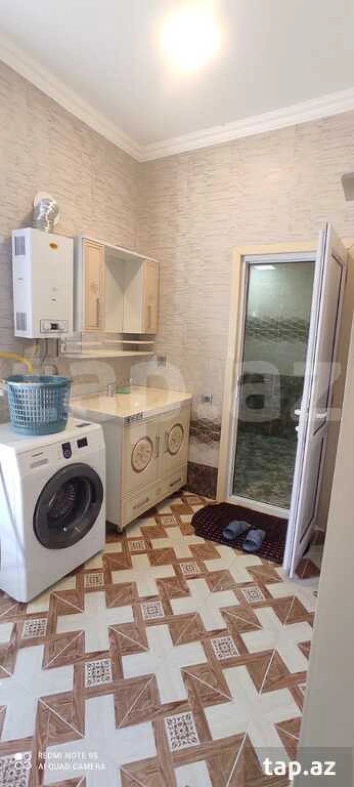 Kirayə verilir 4 otaqlı həyət evi