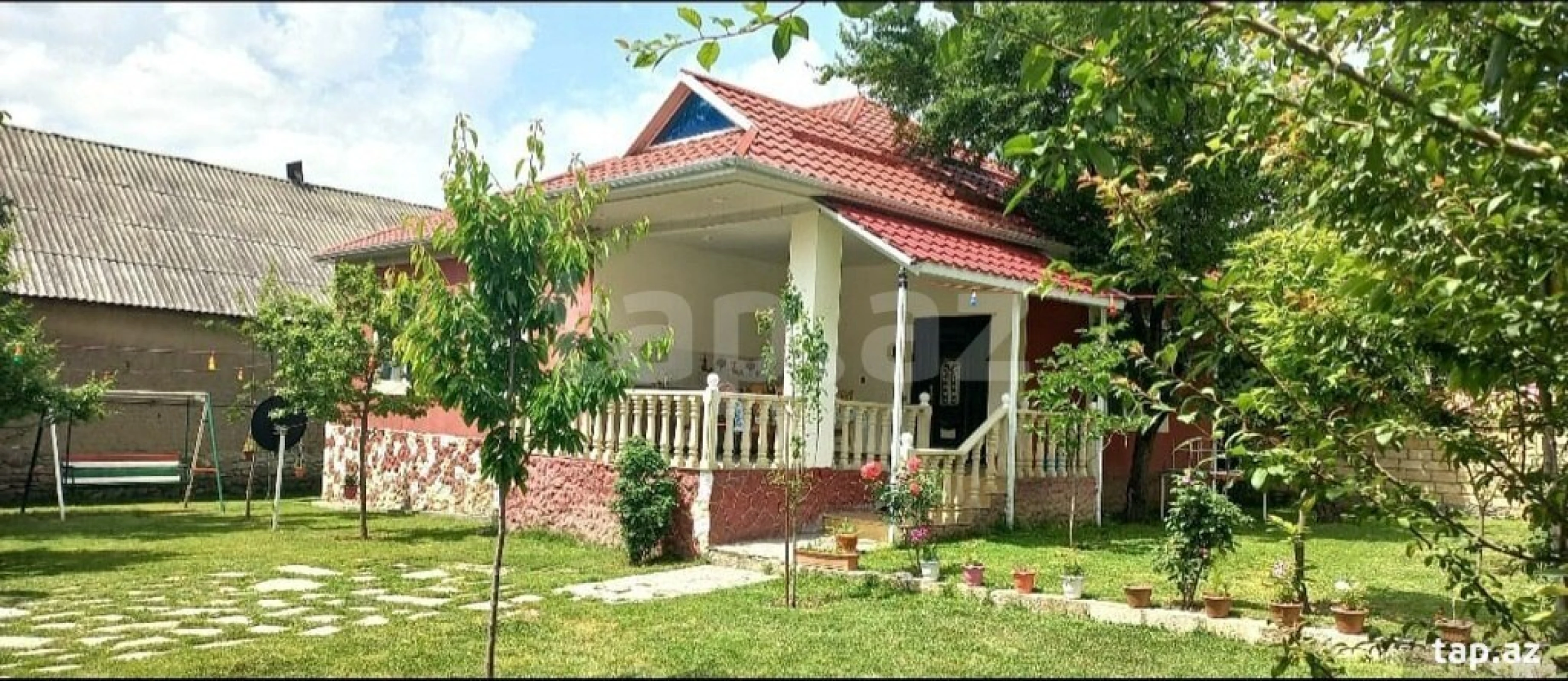 Kirayə verilir 4 otaqlı həyət evi