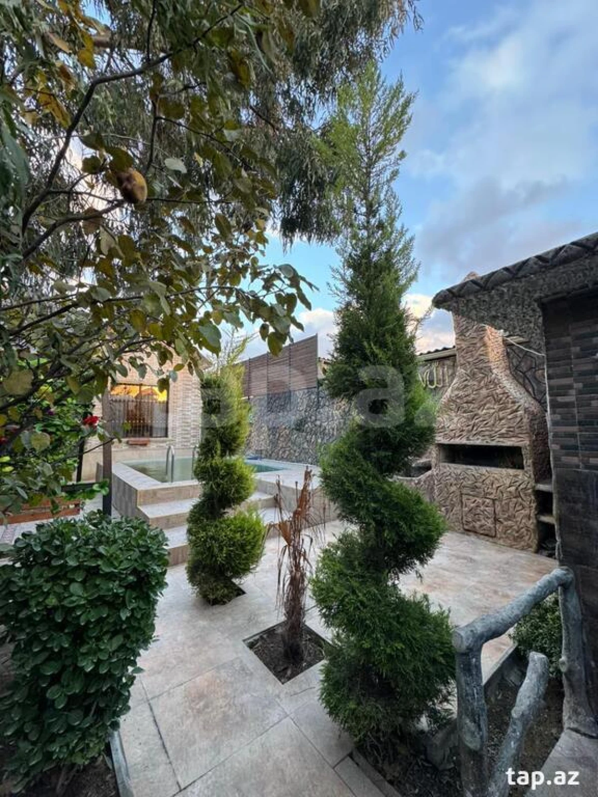 Satılır 3 otaqlı həyət evi