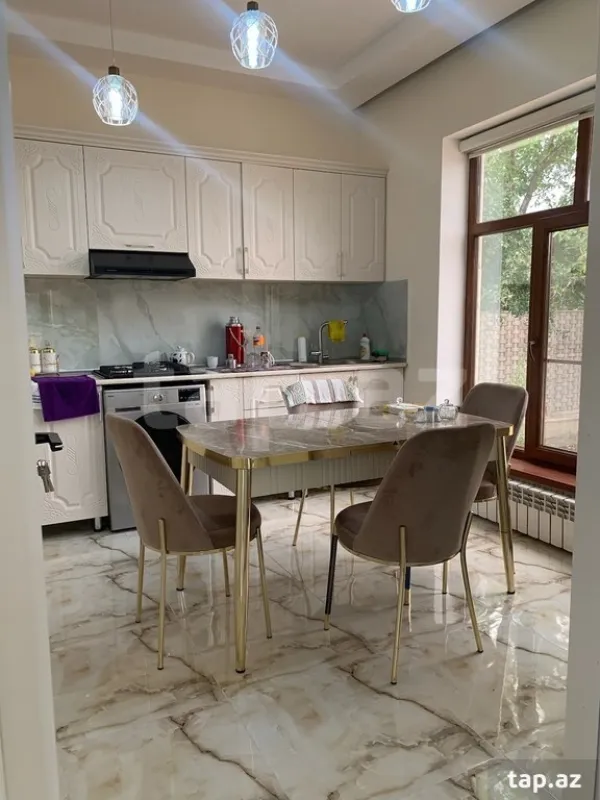 Kirayə verilir 3 otaqlı həyət evi
