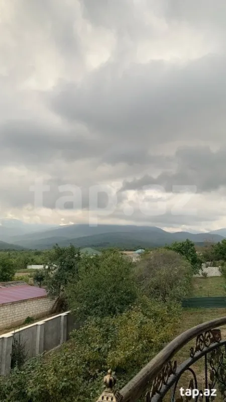 Kirayə verilir 3 otaqlı həyət evi