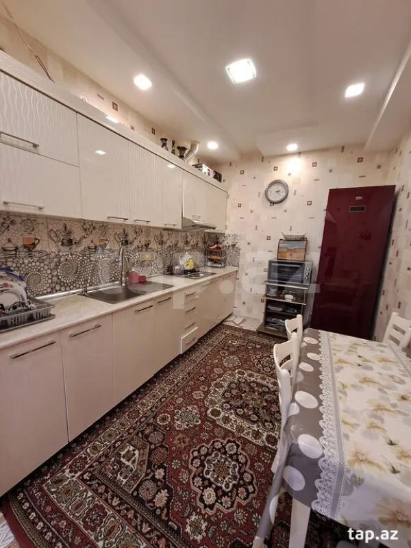 Satılır 3 otaqlı yeni tikili 100 m²