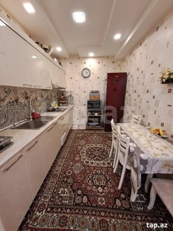 Satılır 3 otaqlı yeni tikili 100 m²