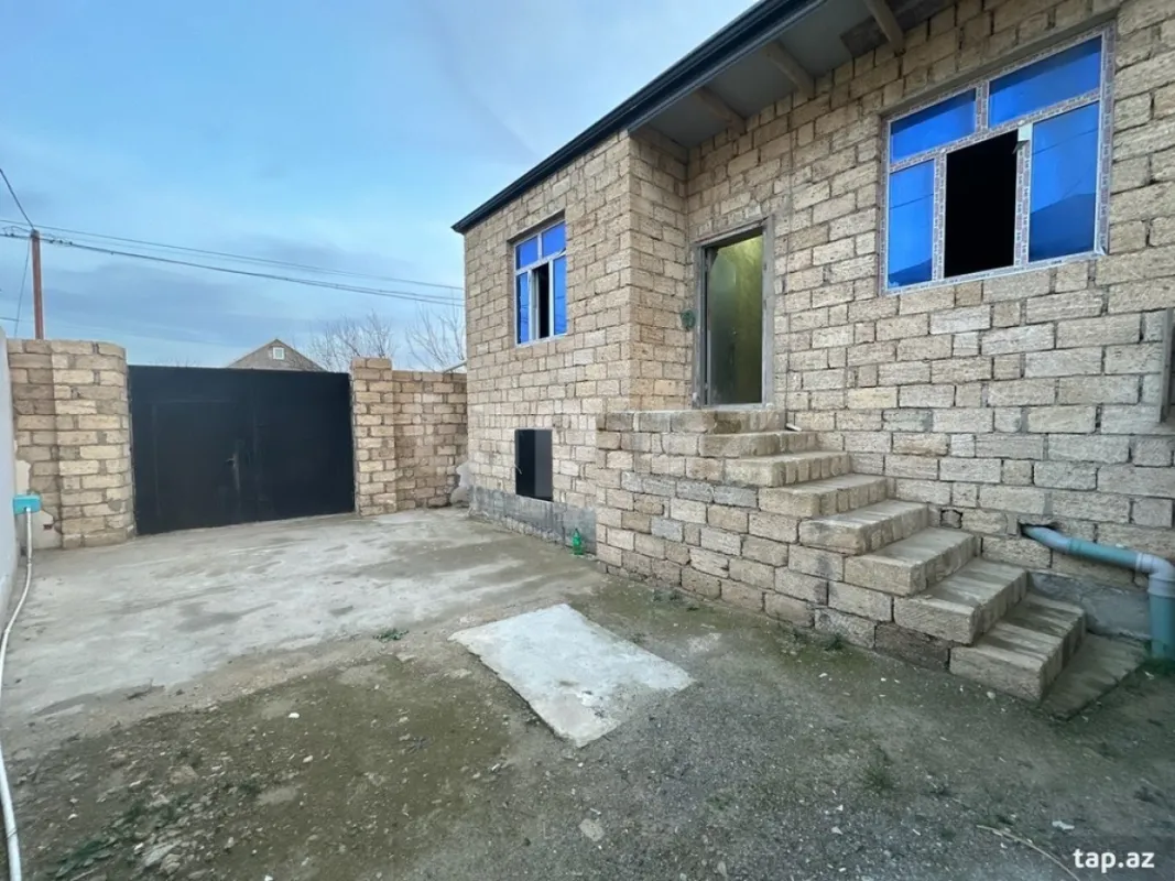 Satılır 3 otaqlı həyət evi 100 m²