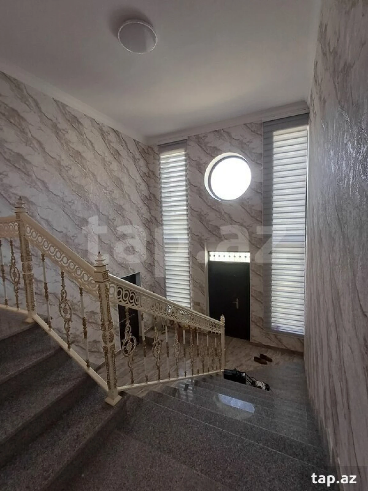 Satılır 6 otaqlı həyət evi