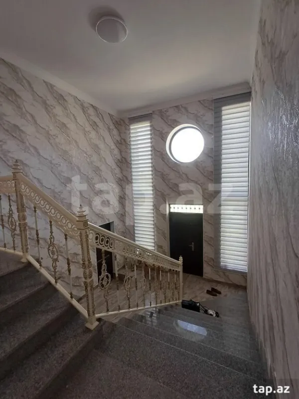 Satılır 6 otaqlı həyət evi