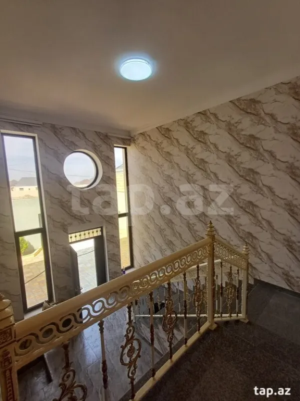 Satılır 6 otaqlı həyət evi