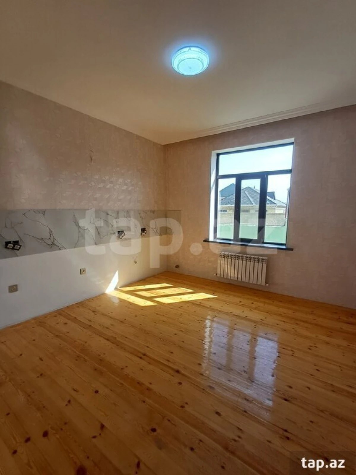 Satılır 6 otaqlı həyət evi