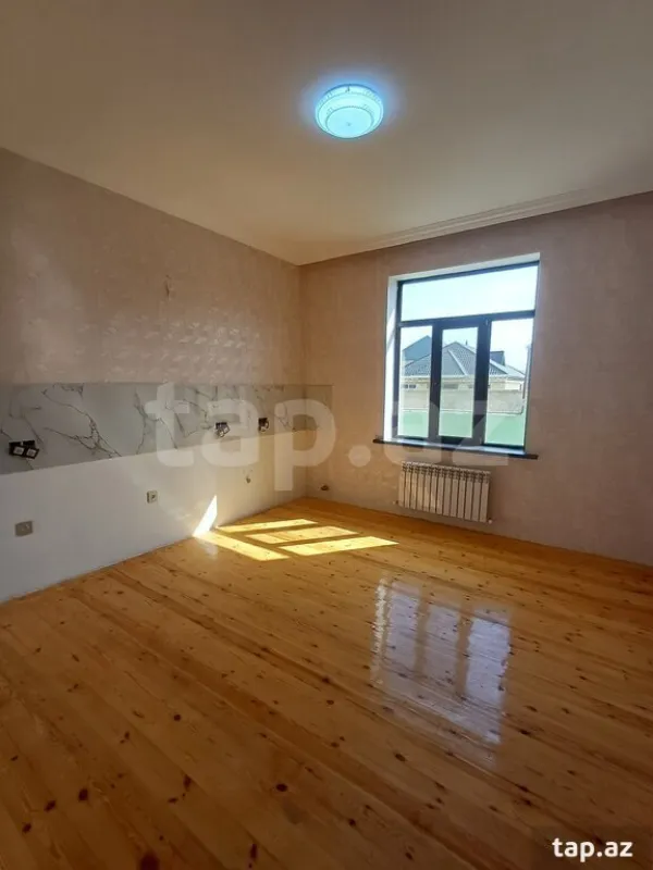 Satılır 6 otaqlı həyət evi