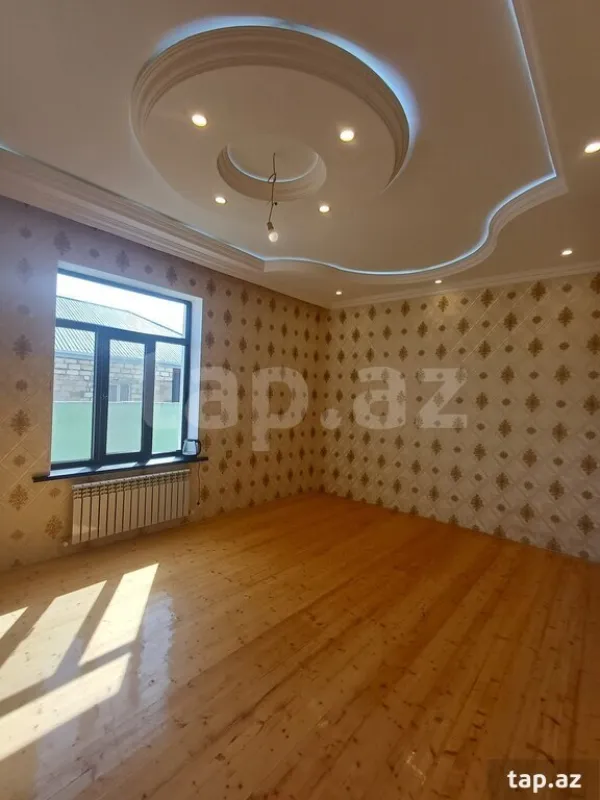 Satılır 6 otaqlı həyət evi