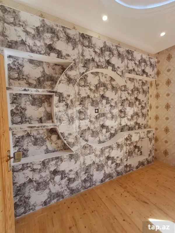 Satılır 6 otaqlı həyət evi