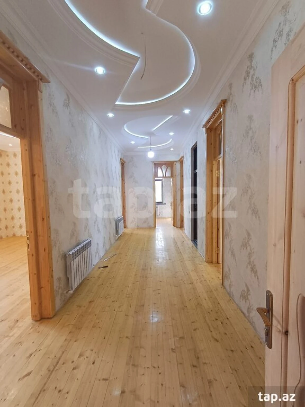 Satılır 6 otaqlı həyət evi