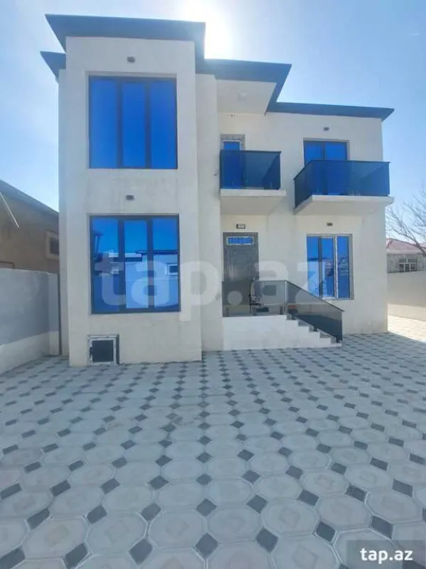 Satılır 5 otaqlı həyət evi 200 m²