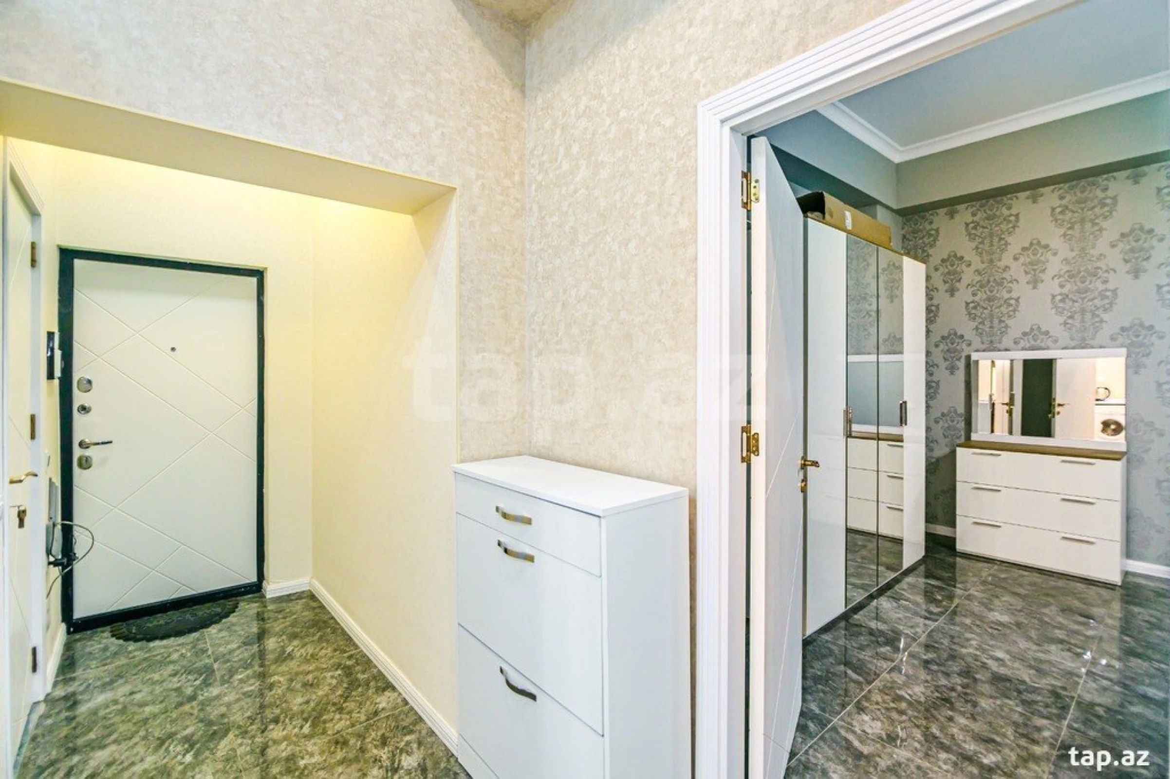 Kirayə verilir 2 otaqlı yeni tikili 100 m²