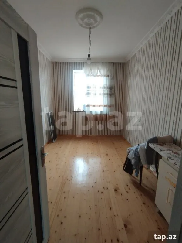 Satılır 8 otaqlı həyət evi 152 m²