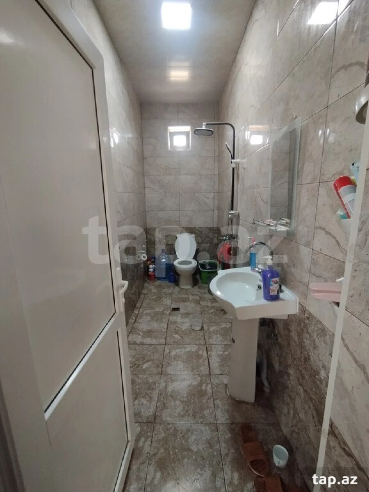 Satılır 8 otaqlı həyət evi 152 m²