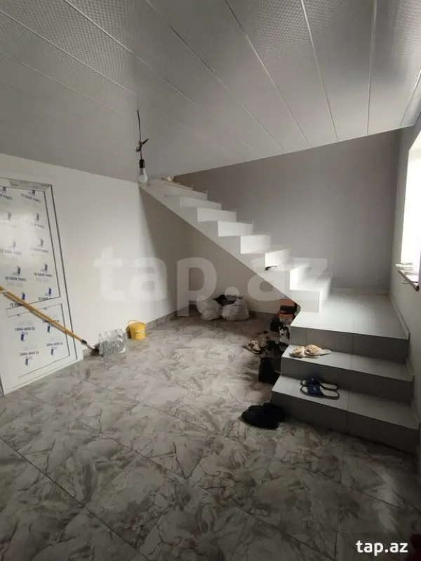 Satılır 8 otaqlı həyət evi 152 m²