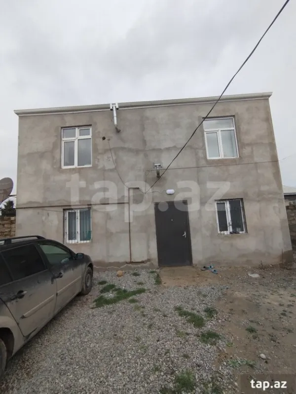 Satılır 8 otaqlı həyət evi 152 m²