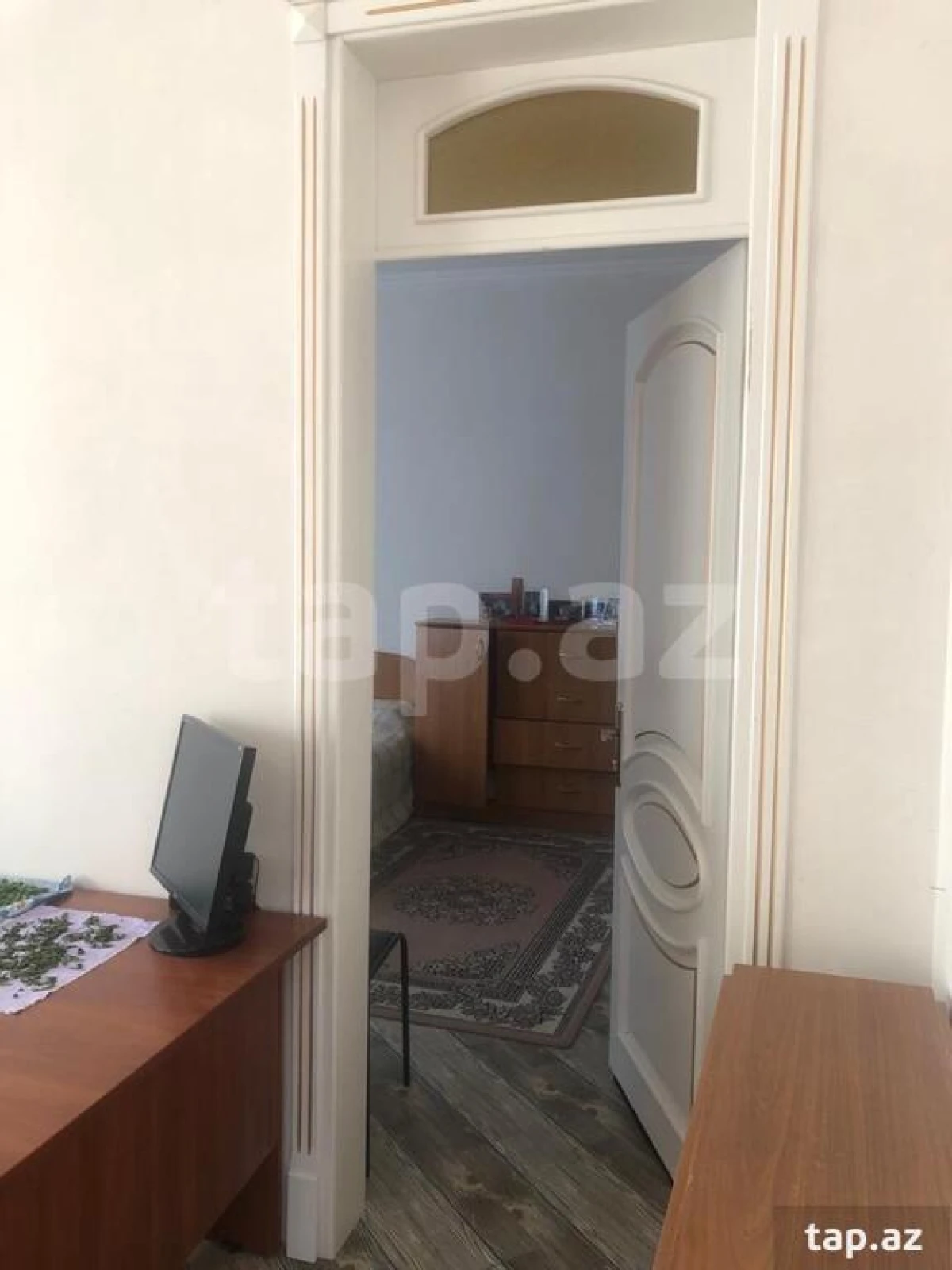 Satılır 8 otaqlı həyət evi