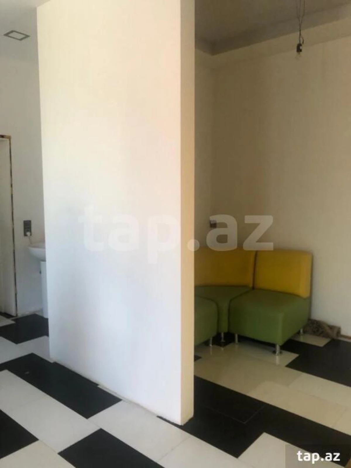 Satılır 8 otaqlı həyət evi