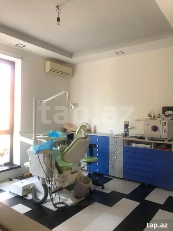 Satılır 8 otaqlı həyət evi