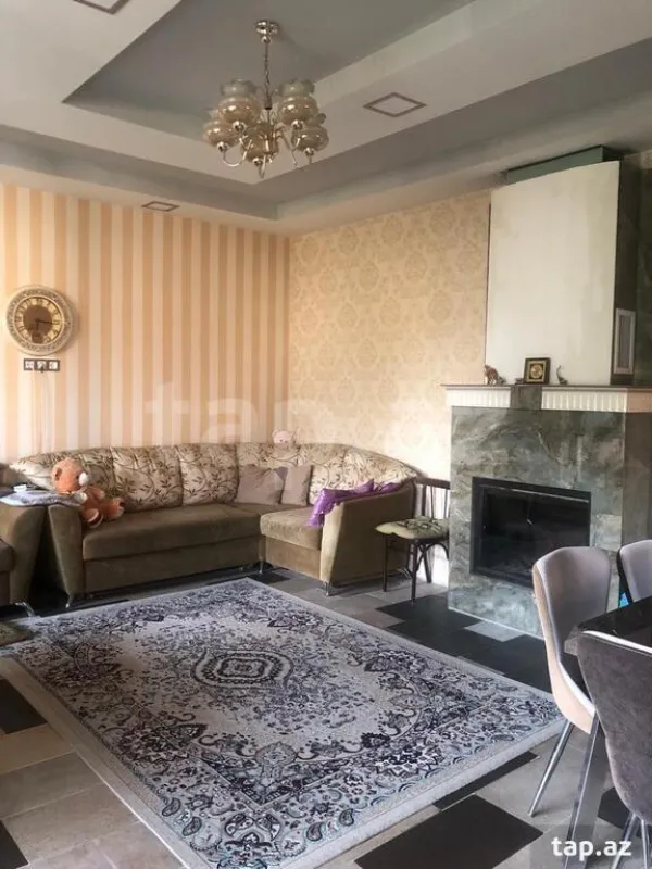 Satılır 8 otaqlı həyət evi