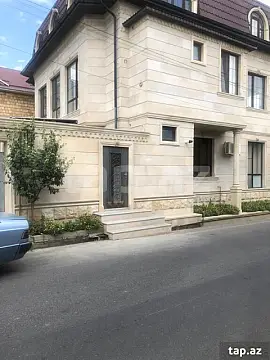 Satılır 8 otaqlı həyət evi