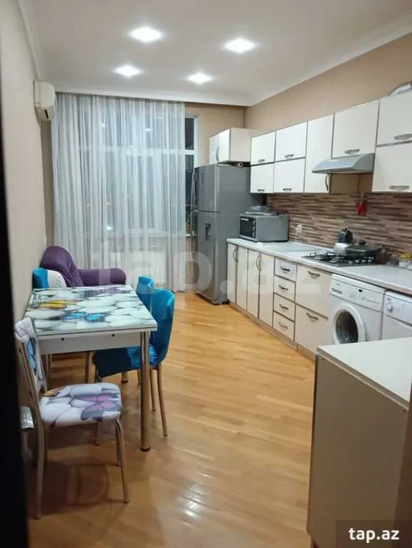 Satılır 3 otaqlı yeni tikili 110 m²