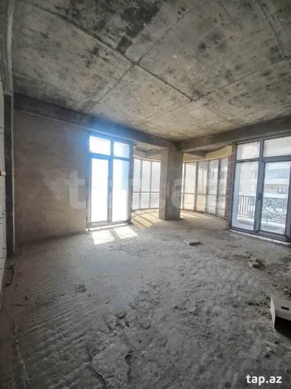 Satılır 3 otaqlı yeni tikili 159 m²