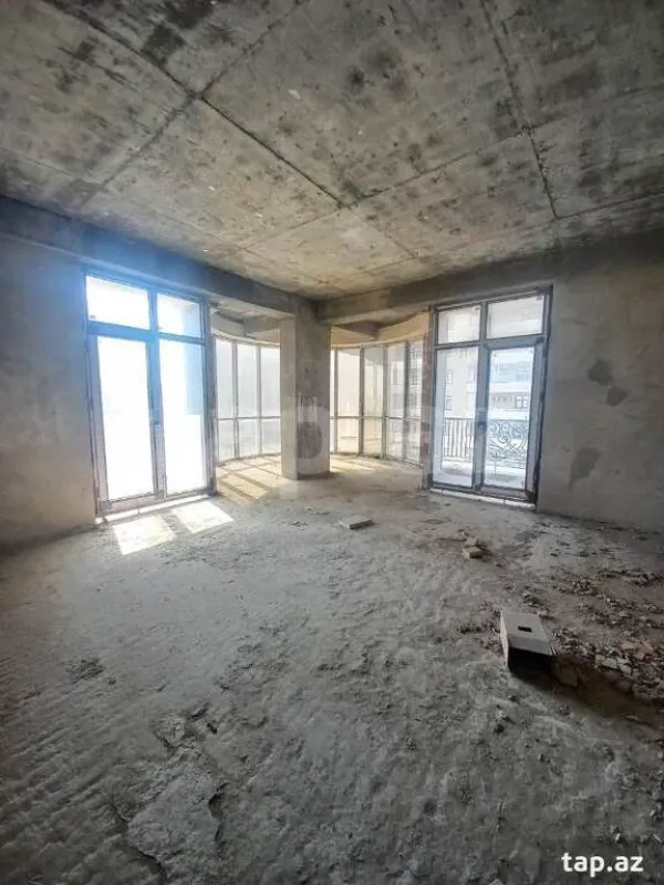 Satılır 3 otaqlı yeni tikili 159 m²
