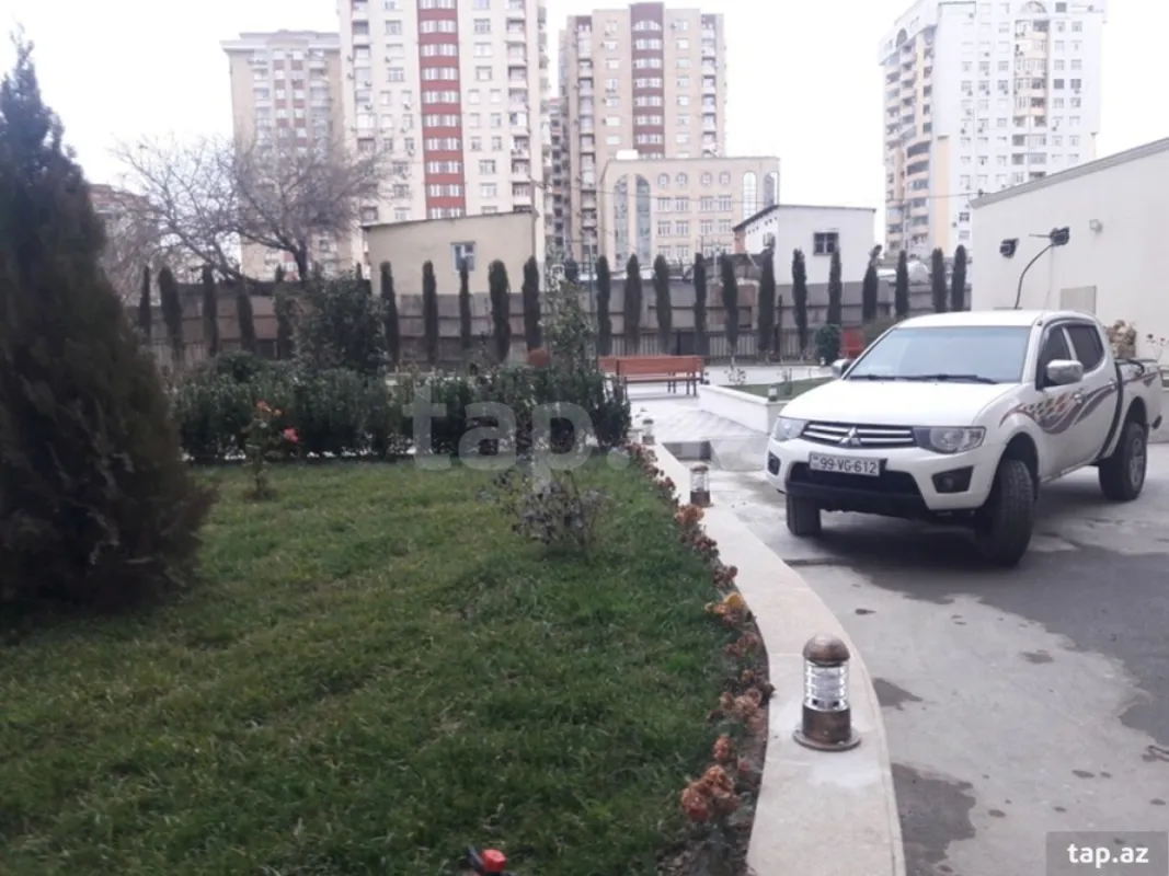 Satılır 3 otaqlı yeni tikili 159 m²